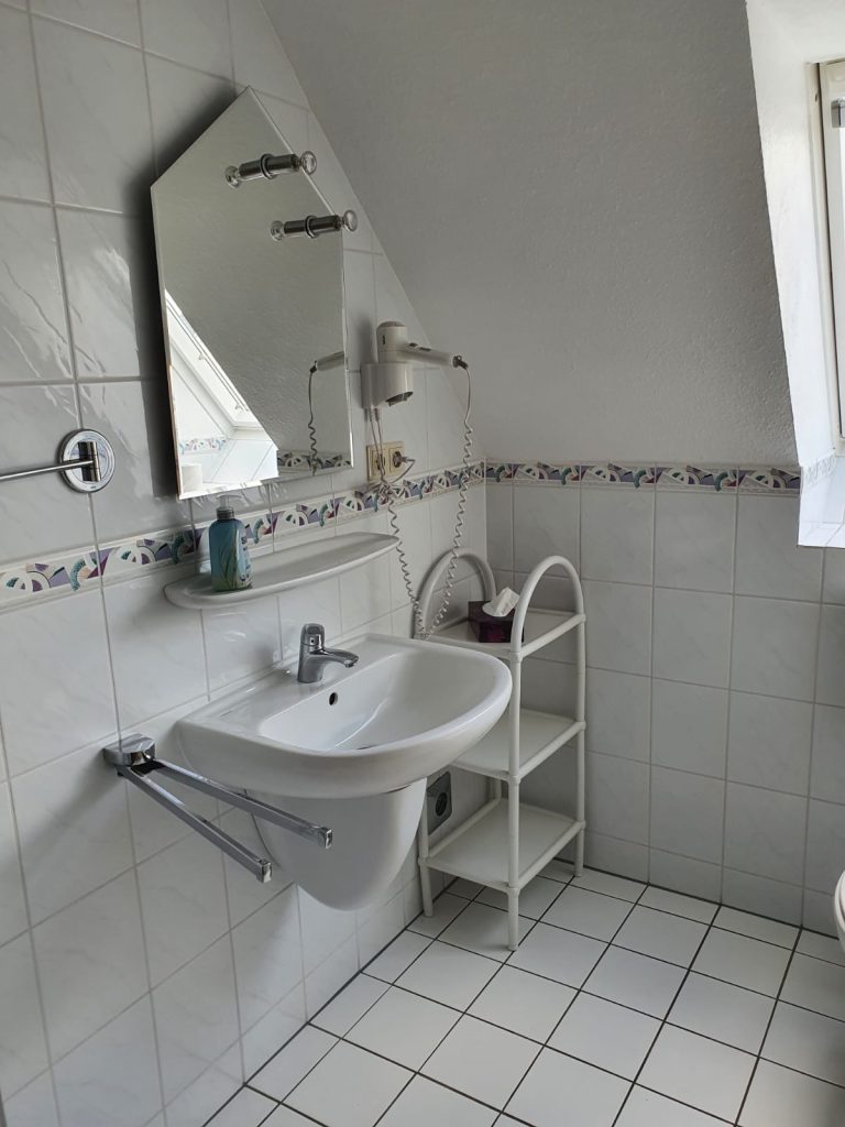 Badezimmer mit Tageslicht